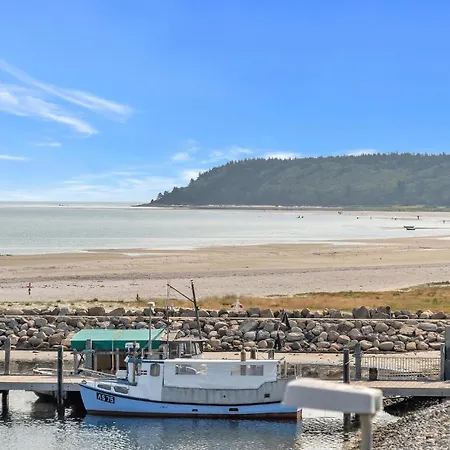 2 Bedroom Awesome In בית נופש