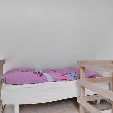 1 Bedroom Beautiful Home In Glesborg Holiday home Glesborg