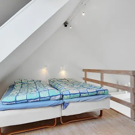 1 Bedroom Beautiful Home In Glesborg Glesborg