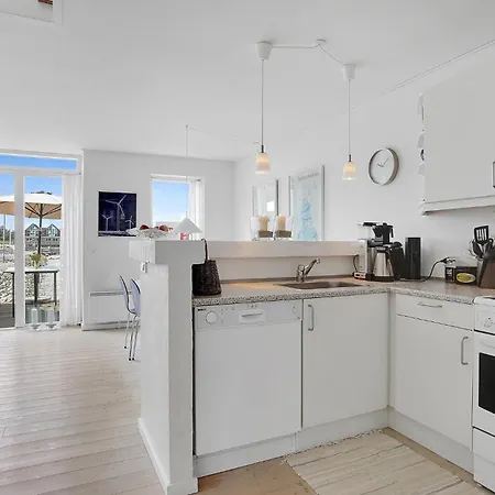 1 Bedroom Beautiful Home In Glesborg Holiday home Glesborg