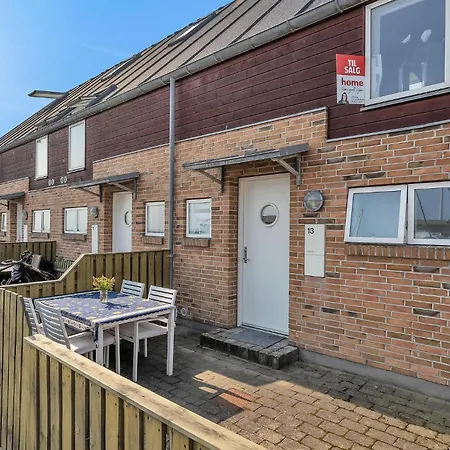 בית נופש 2 Bedroom Awesome In Glesborg