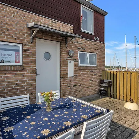 1 Bedroom Beautiful Home In Glesborg