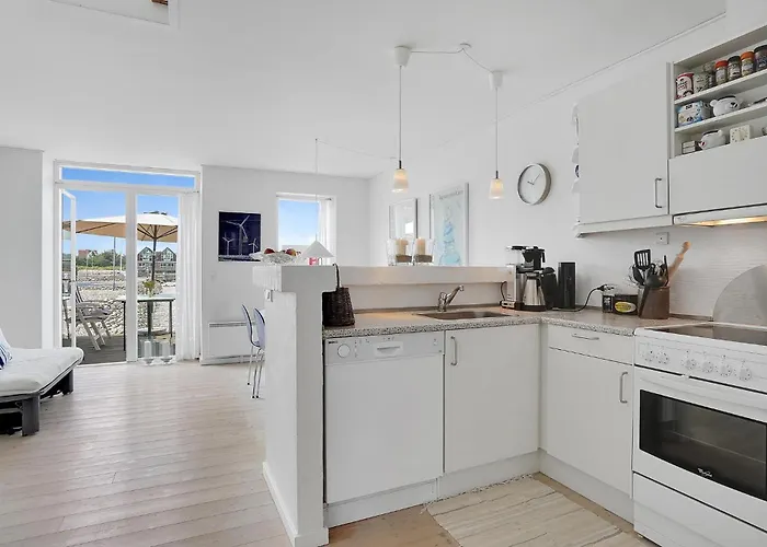 2 Bedroom Awesome In Holiday home Glesborg